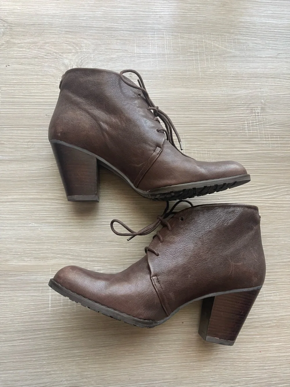 Stuart Weitzman Brown Leather Lace-Up Ankle Boots size 8.5 - Picture 6 of 6